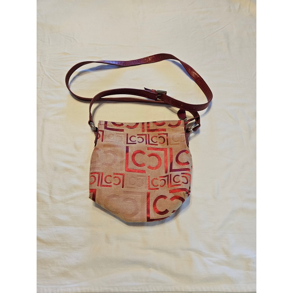 Liz Claiborne Designer Logo Print Crossbody Shoulder Bag Burgundy‎ Red Tan